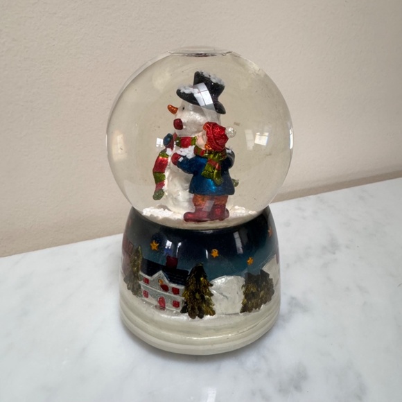 Vintage Glass Water-filled Snow Globe Music Box Snowman with Two Happy Friends - Picture 4 of 10